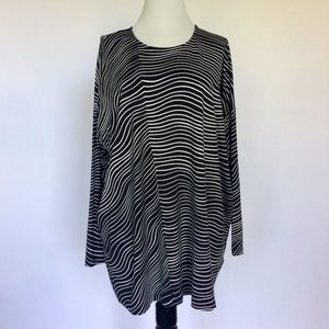 Oversized stretchy knit Marimekko shirt
